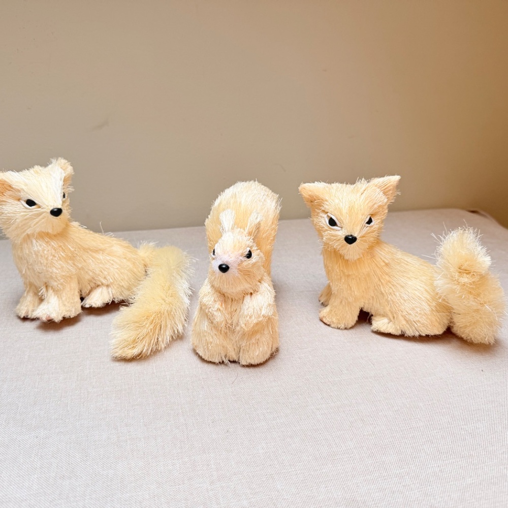 Vtg Brushart Sisal Straw Fox And Squirrels Winter Christmas Decor - Picture 2 of 8
